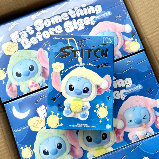 CAJA SORPRESA CON LLAVERO DE STITCH - COLECCIÓN ‘’EAT SOMETHING BEFORE SLEEP’’ - 1 UNIDAD